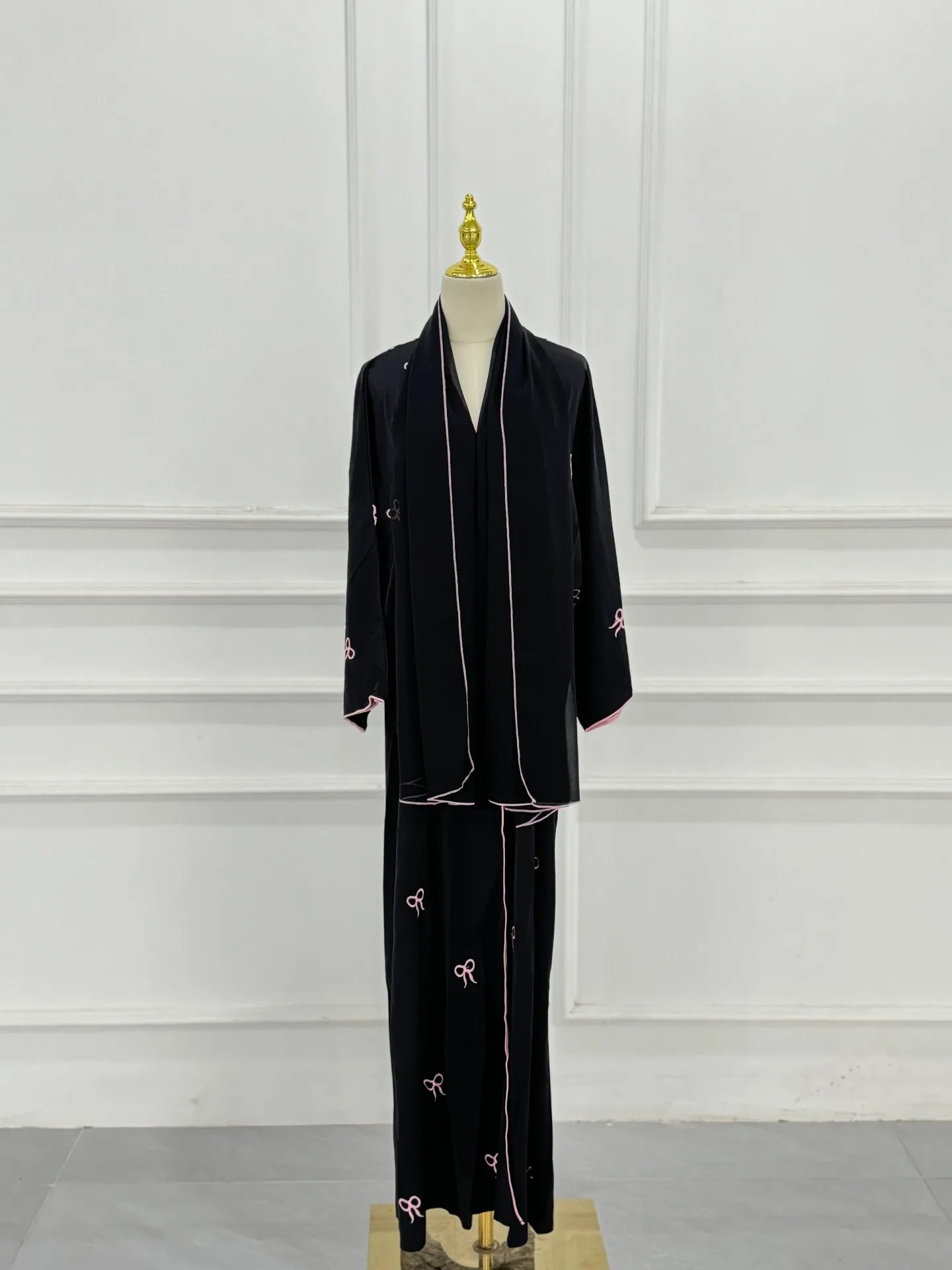 2025 New Ramadan Stylish Embroidery Modest Abaya Dubai Turkish Elegant Bowknot Cardigan Women Dubai Abayas for Women Muslim