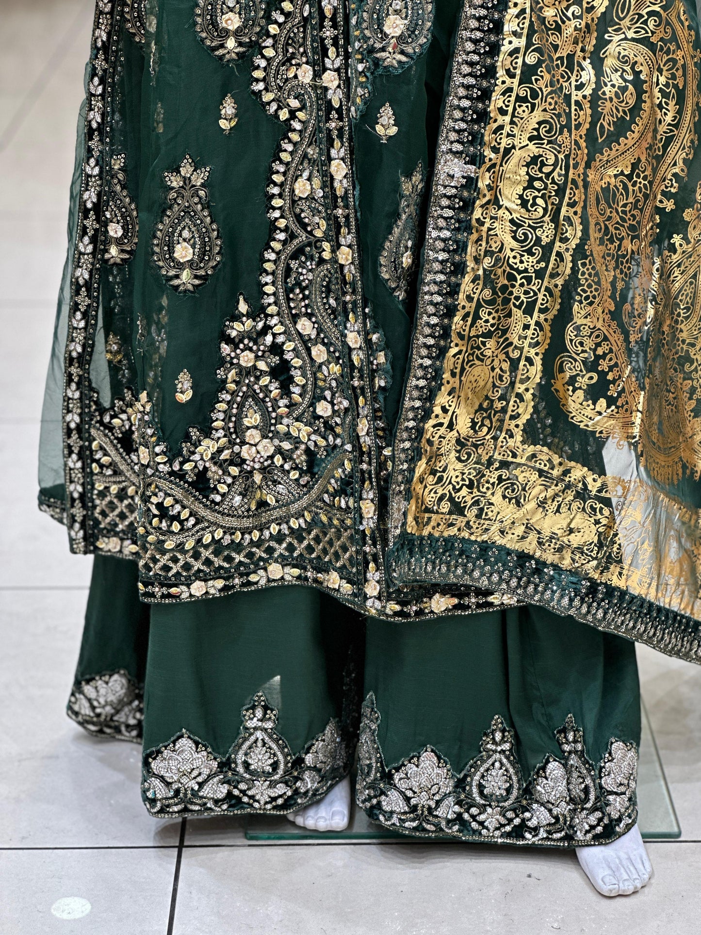 Tehwar- Luxury Organza Maxi Outfit with organza Dupatta-Ready To Wear TehV8D1