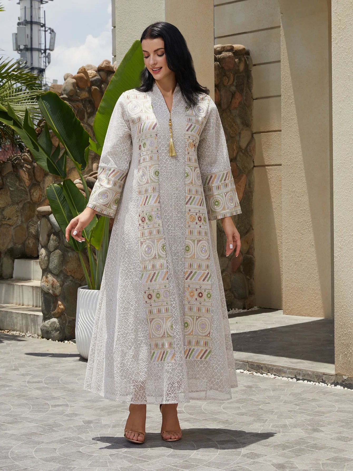 New Luxury Handmade Dubai White Beige Modest Robe Muslim Women Geometric Pattern Gold Tassel Lace Design