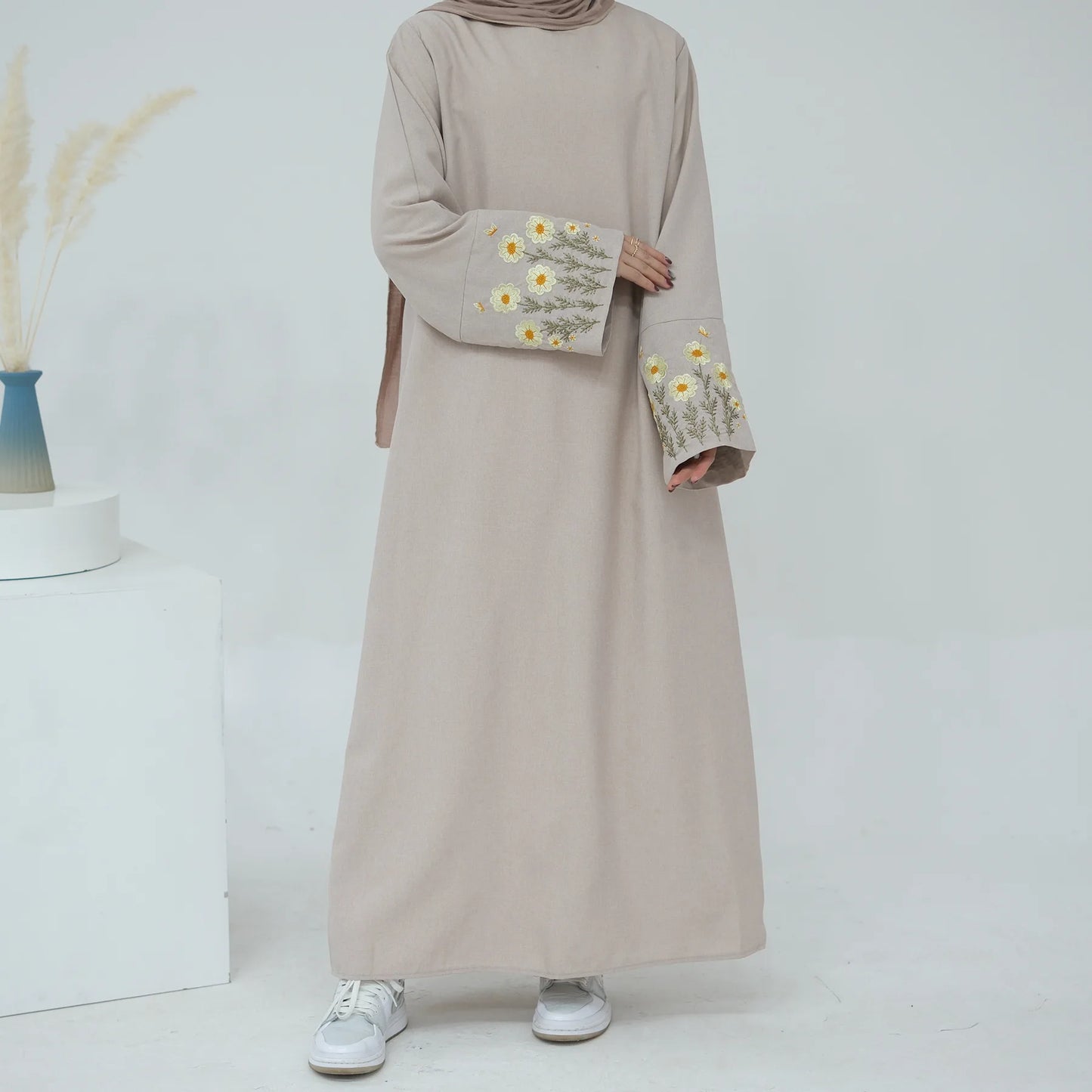 Floral Embroidery Muslim Dress for Women Eid Morocco Ramadan Lace-up Abayas Kaftan Islam Vestidos Largo Dubai Arab Long Robe