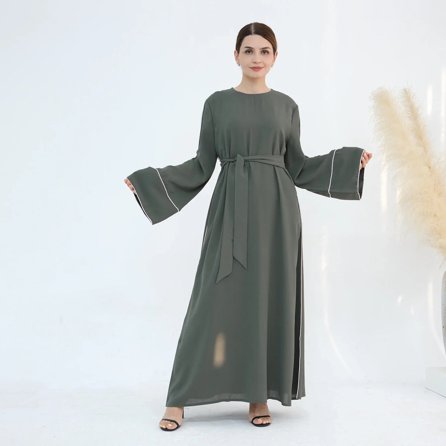 Eid Plain Closed Abaya Dress Silk Velvet Abayas for Women Dubai Luxury Muslim Modest Dresses Islamic Clothing Kaftan Hijab Robe