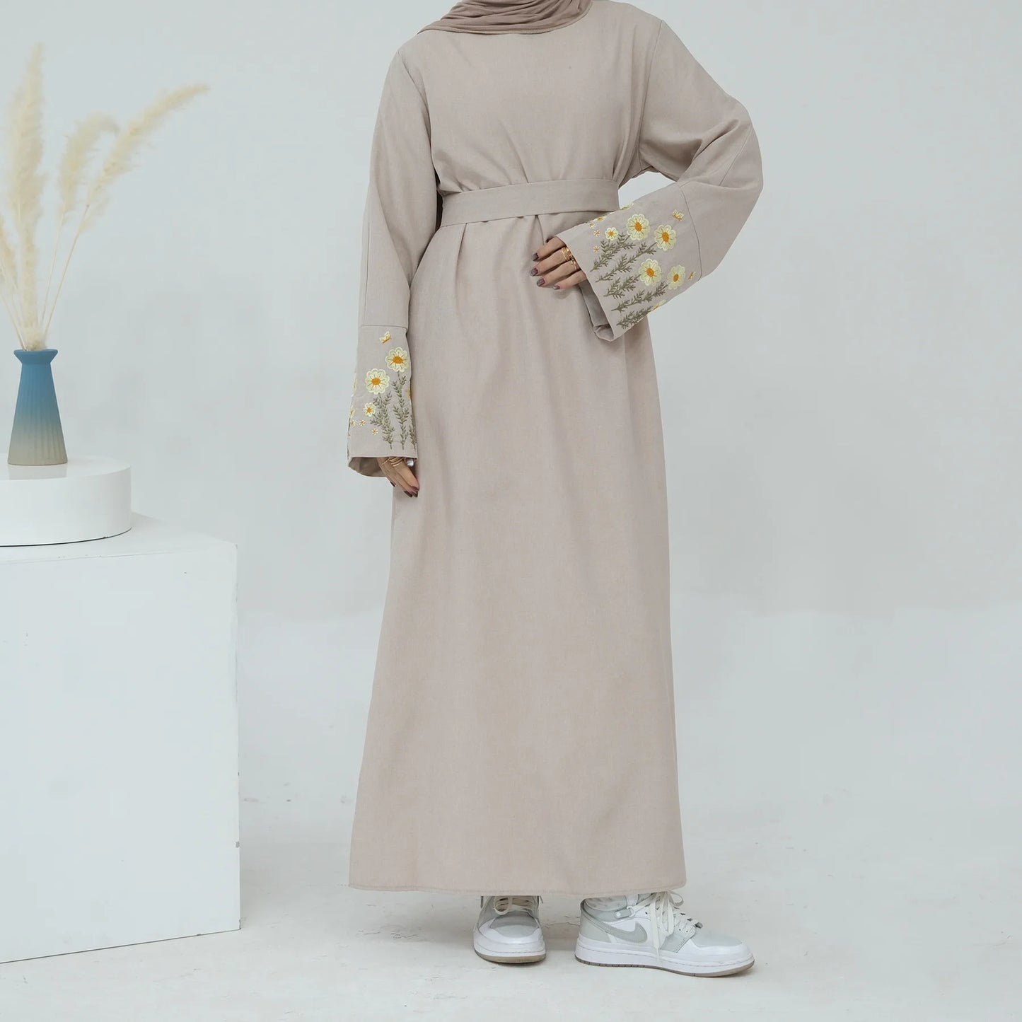 Floral Embroidery Muslim Dress for Women Eid Morocco Ramadan Lace-up Abayas Kaftan Islam Vestidos Largo Dubai Arab Long Robe