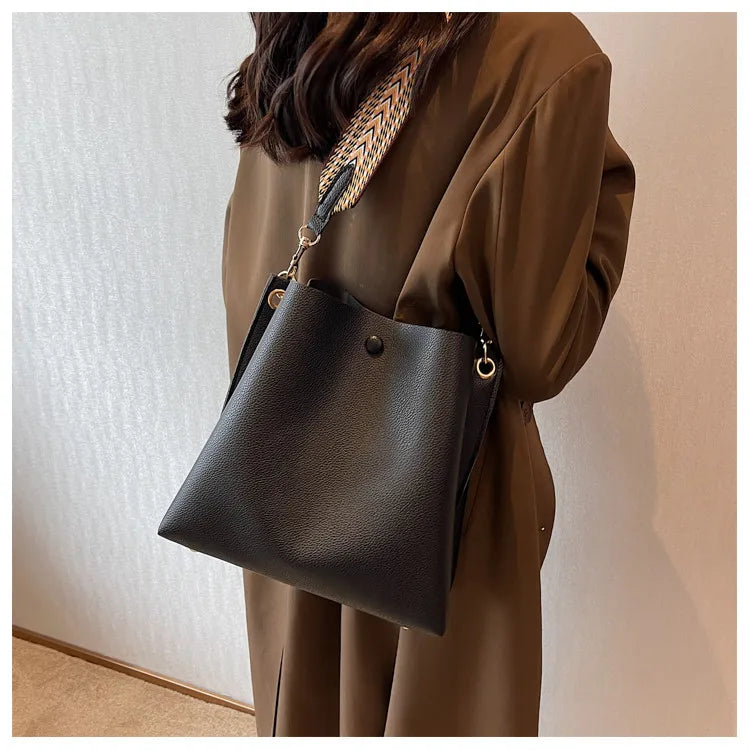 Fashion Bucket bag for women Handbag PU leather Shoulder Bag Luxury designer Wide Strap Ladies Crossbody Bag female Totes bolsa