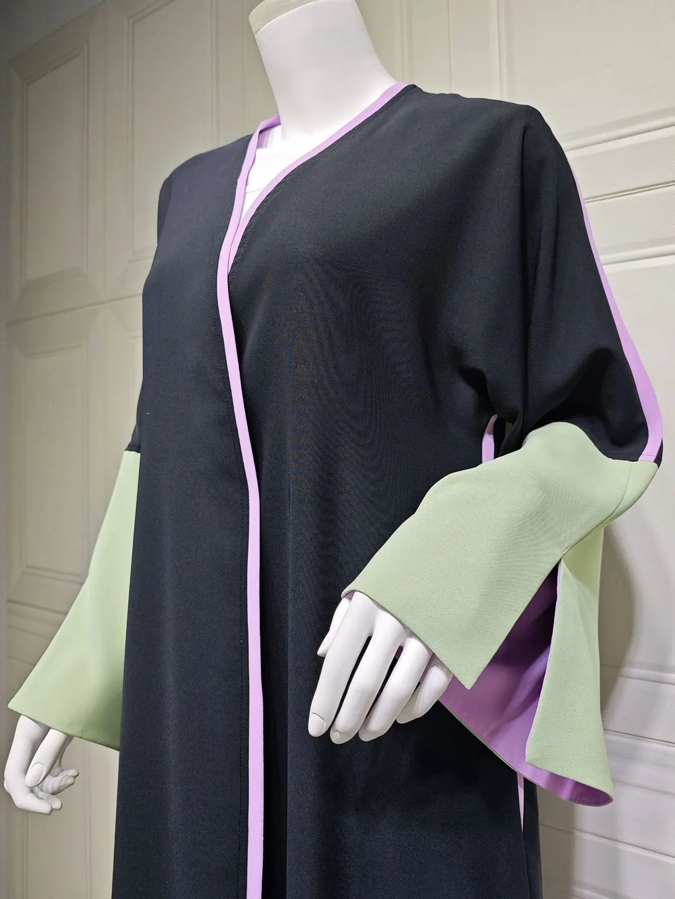 Muslim Women 2025 Elegant Black and Brown Abaya for Islamic Ladies for Daily and Festive Wear in Middle East Islamic Communities