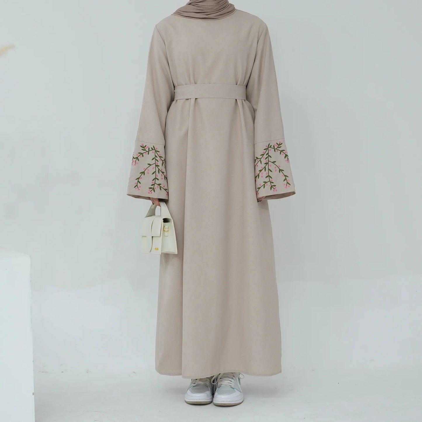 Floral Embroidery Muslim Dress for Women Eid Morocco Ramadan Lace-up Abayas Kaftan Islam Vestidos Largo Dubai Arab Long Robe