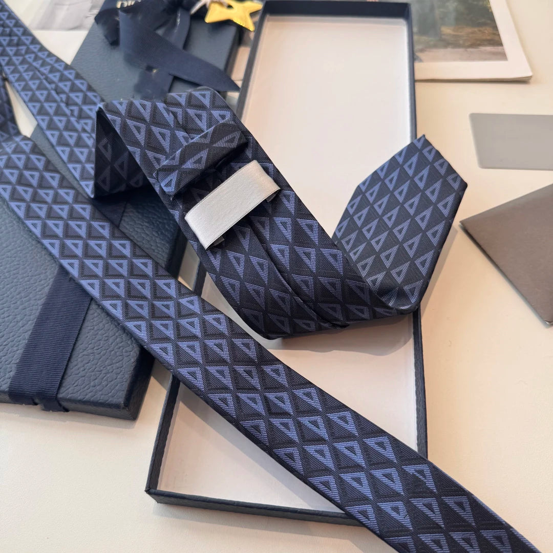 Fashionable and Trendy Silk Men's Ties British Business Tie Printed Narrow Bow Tie Formal Dress Tie Groom's Tie Knot Gift
