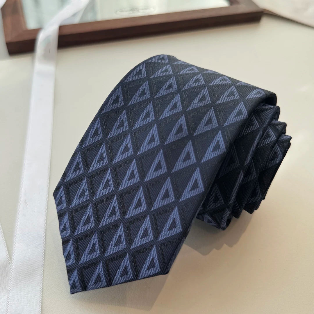 Fashionable and Trendy Silk Men's Ties British Business Tie Printed Narrow Bow Tie Formal Dress Tie Groom's Tie Knot Gift