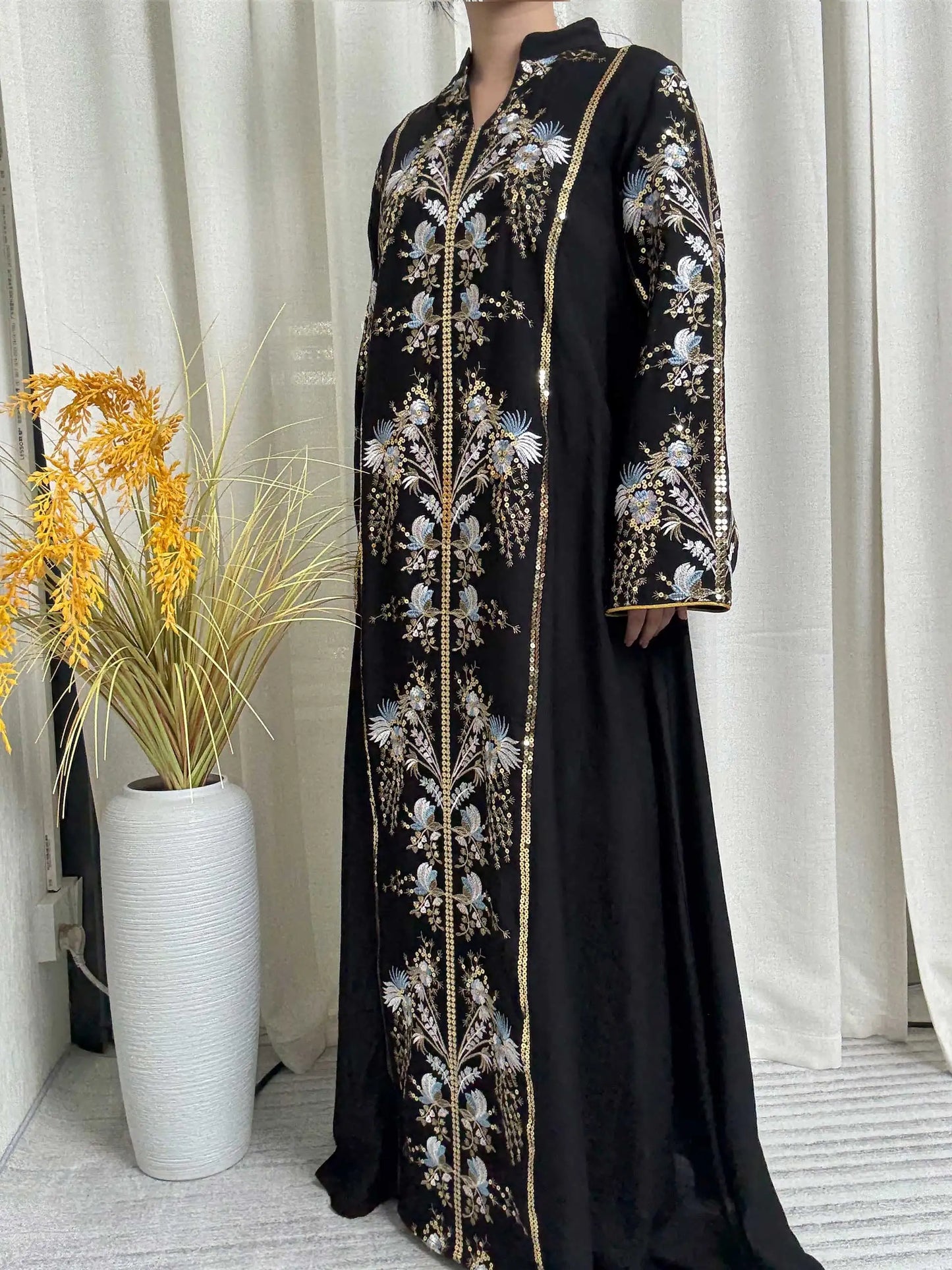 Black Muslim Abaya with Stand-Collar V-Neck Exquisite Blue-White Floral Embroidery Gold Accents Ideal for Ramadan Gatherings