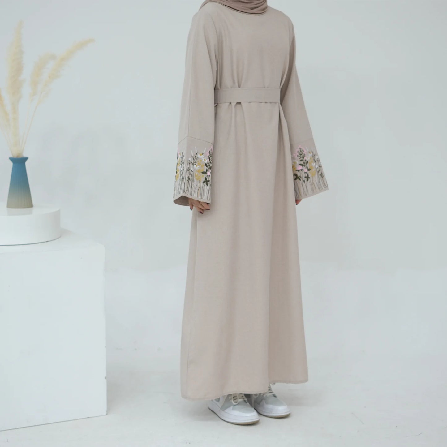 Floral Embroidery Muslim Dress for Women Eid Morocco Ramadan Lace-up Abayas Kaftan Islam Vestidos Largo Dubai Arab Long Robe