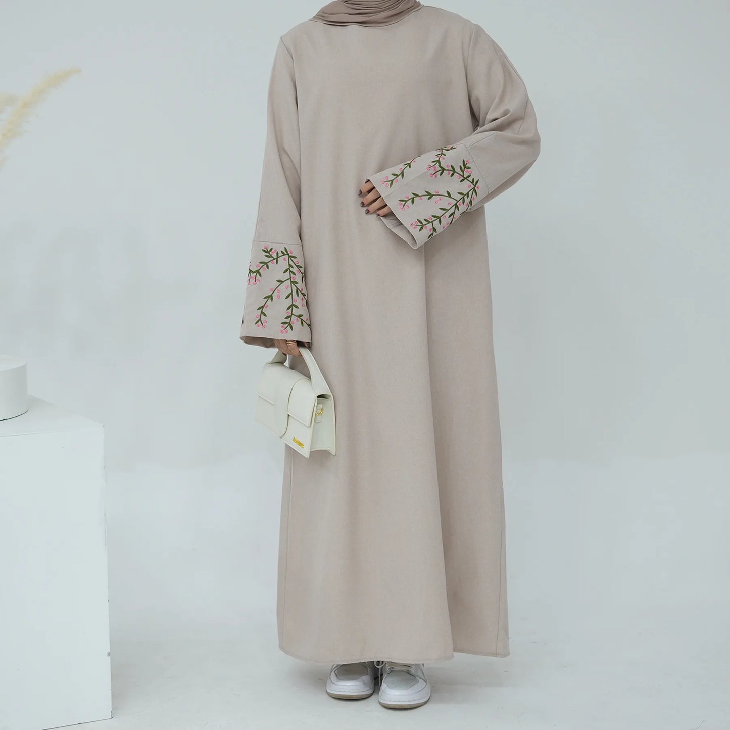 Floral Embroidery Muslim Dress for Women Eid Morocco Ramadan Lace-up Abayas Kaftan Islam Vestidos Largo Dubai Arab Long Robe