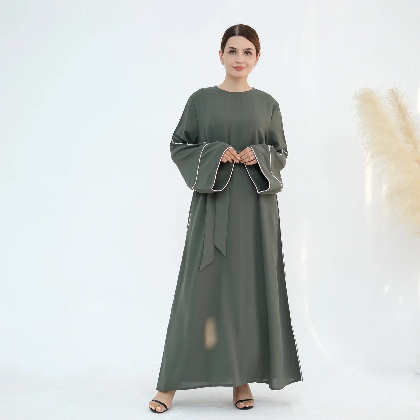 Eid Plain Closed Abaya Dress Silk Velvet Abayas for Women Dubai Luxury Muslim Modest Dresses Islamic Clothing Kaftan Hijab Robe
