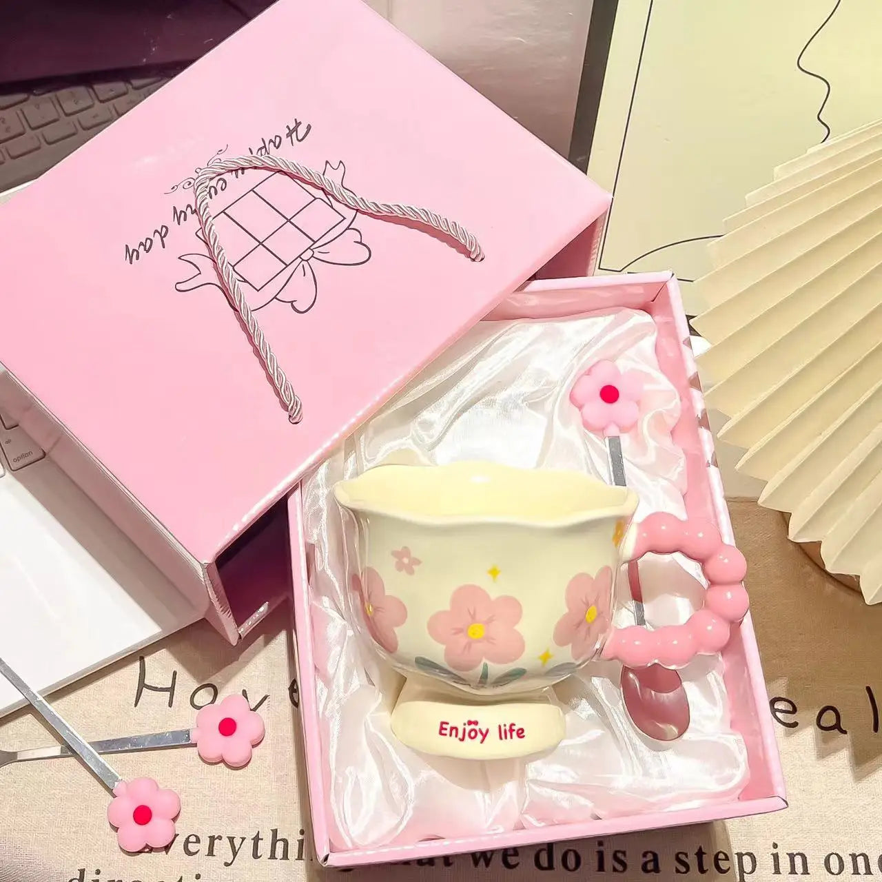 Coffee Cup Mugs Coffee Cups Creative Flower Designed Mug Household Ceramic Cup High Quality and Value Water Cup as Souvenir Gift