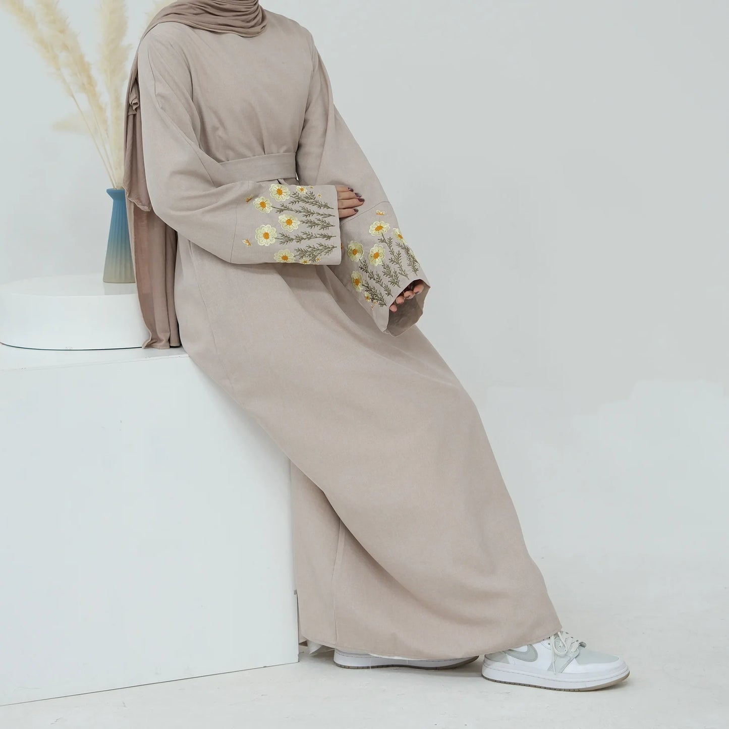 Floral Embroidery Muslim Dress for Women Eid Morocco Ramadan Lace-up Abayas Kaftan Islam Vestidos Largo Dubai Arab Long Robe