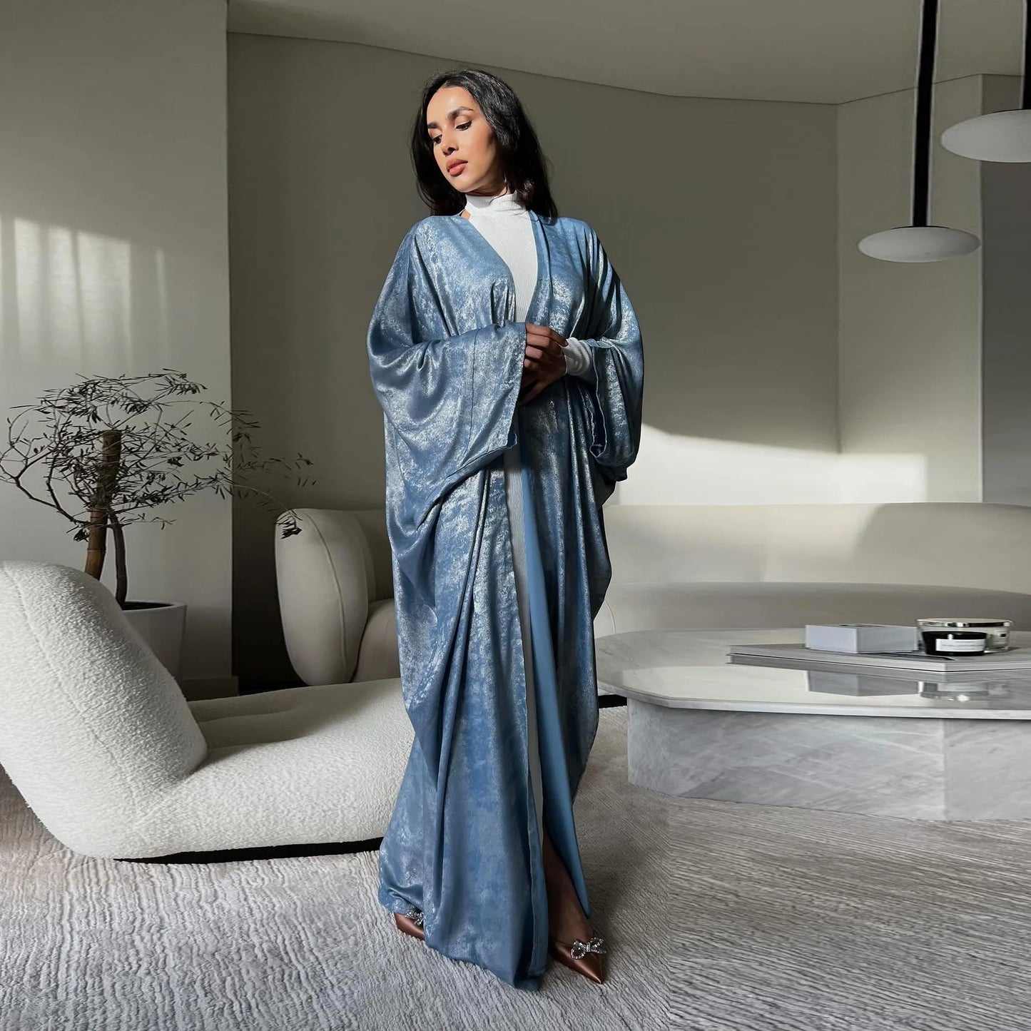 New Arrival Hot Selling UAE Dubai Luxury Abaya Fashion Design Kimono Turkey Outwear Open Batwing Sleeves Trend Long Abaya Robes