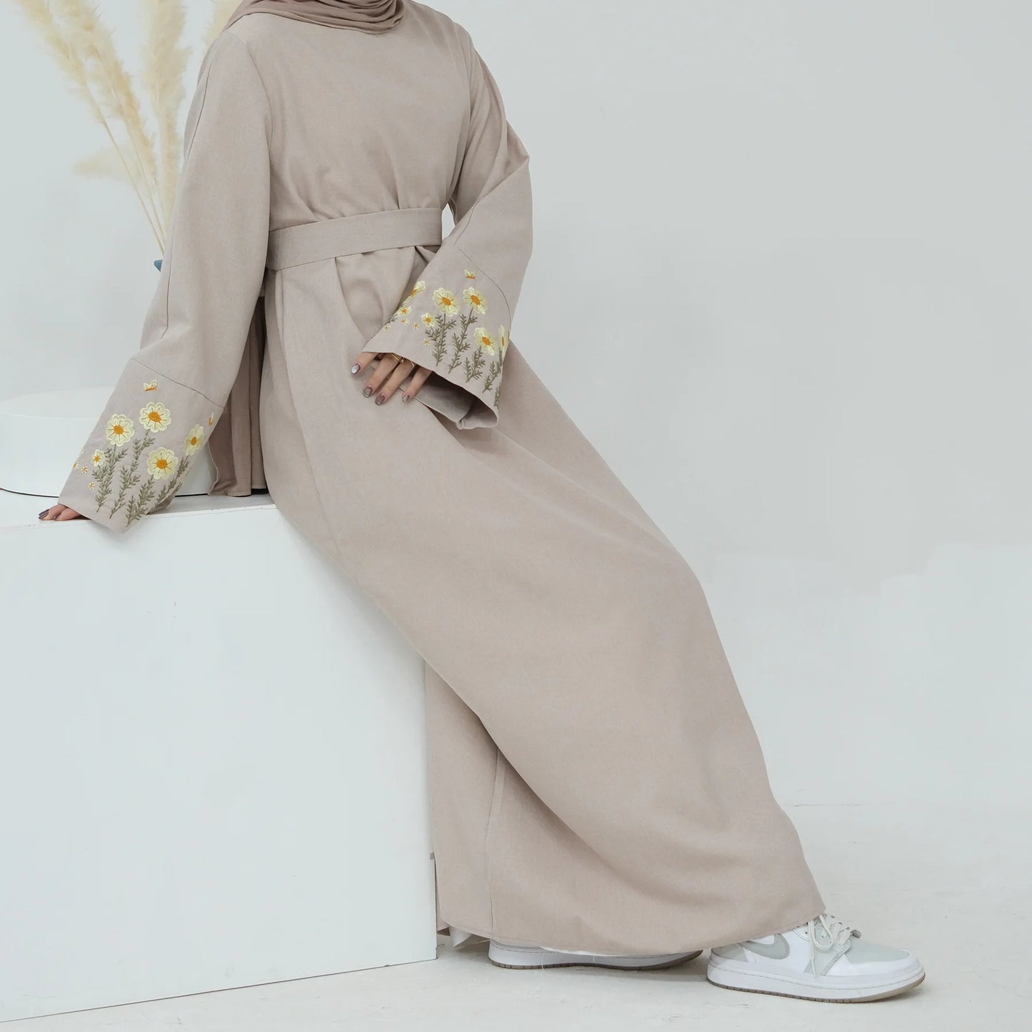 Floral Embroidery Muslim Dress for Women Eid Morocco Ramadan Lace-up Abayas Kaftan Islam Vestidos Largo Dubai Arab Long Robe