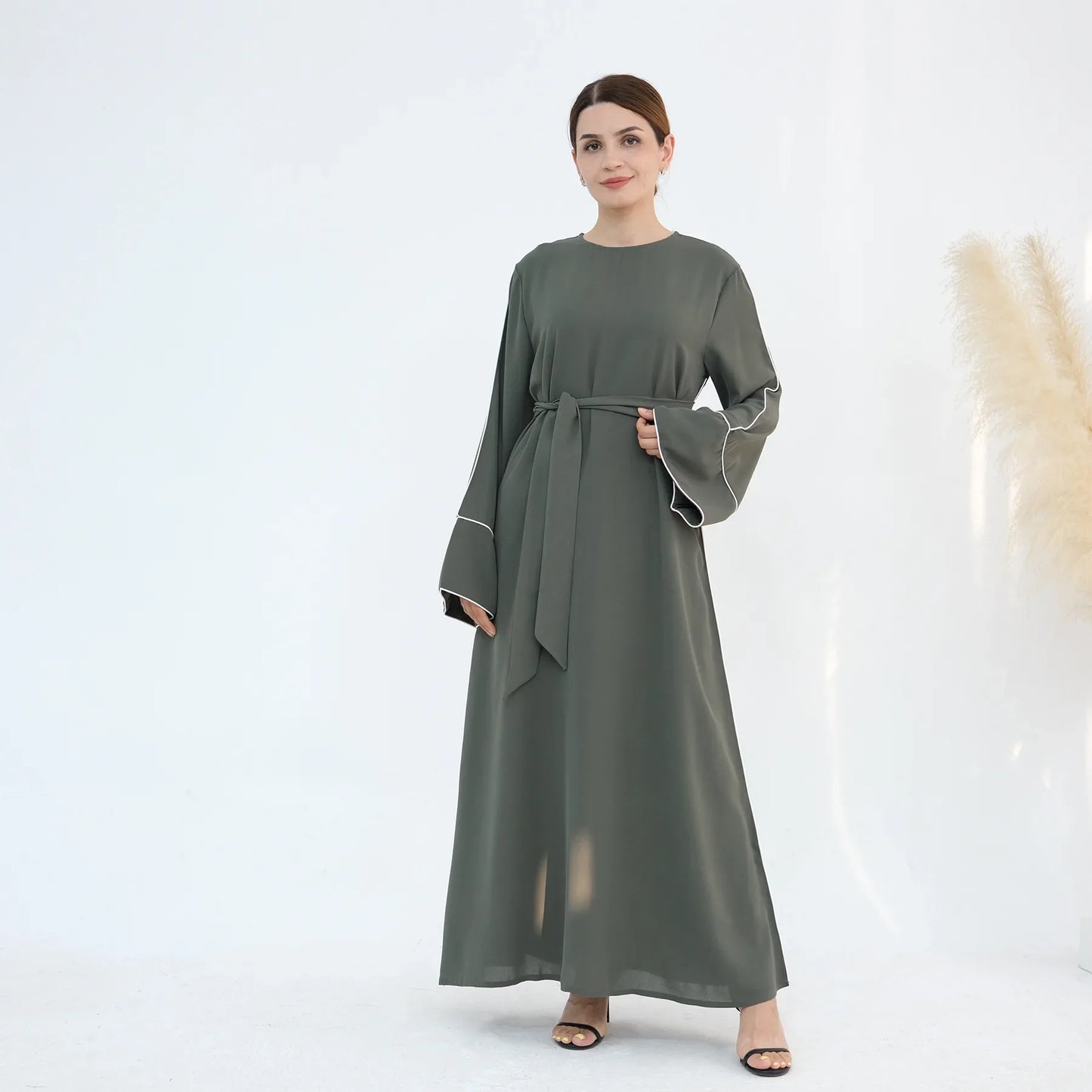 Eid Plain Closed Abaya Dress Silk Velvet Abayas for Women Dubai Luxury Muslim Modest Dresses Islamic Clothing Kaftan Hijab Robe